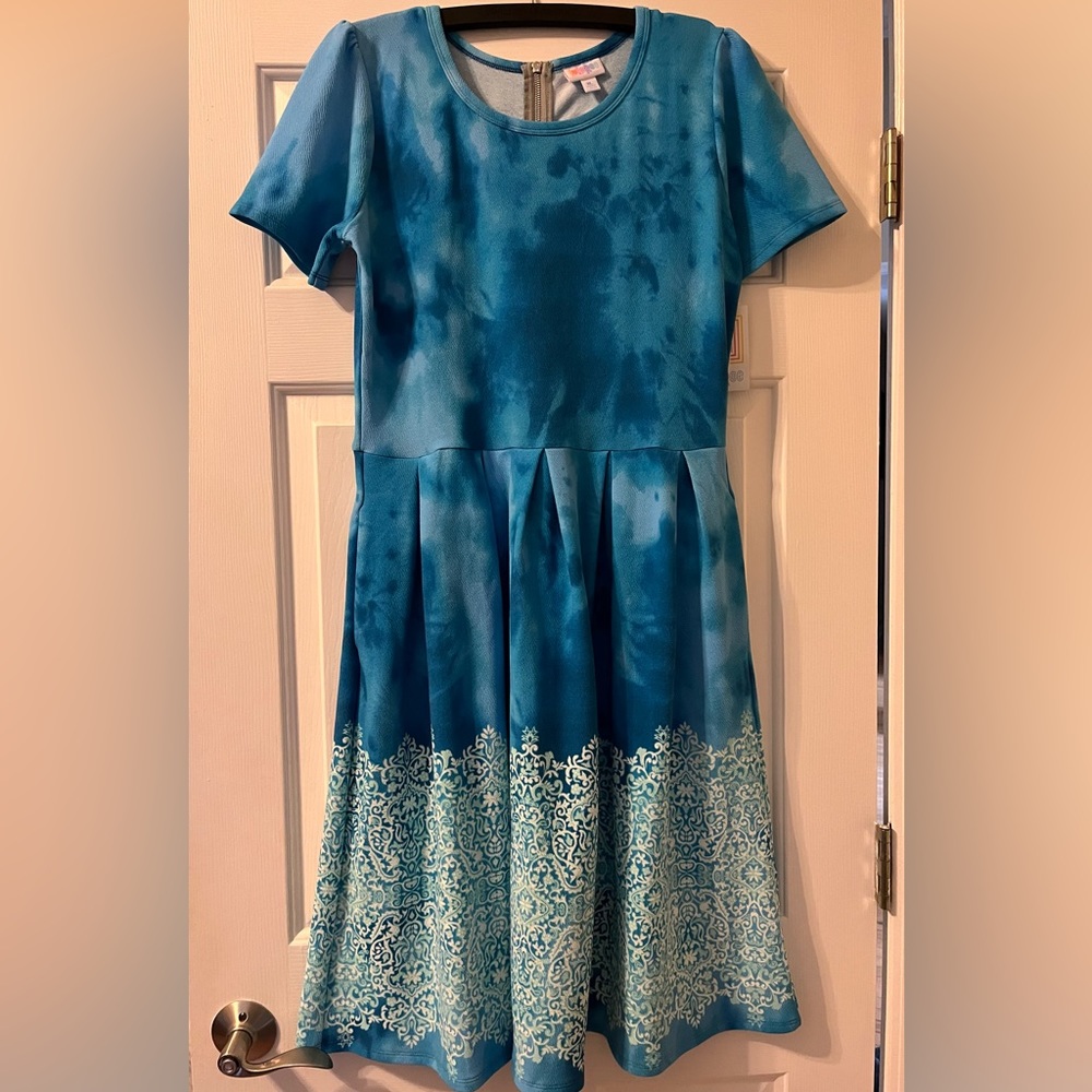 BNWT Lularoe tie-dye, dipped Amelia dress